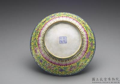 图片[3]-Copper-body painted enamel dish with flowers of four seasons, Qing dynasty, Qianlong reign (1736-1795)-China Archive